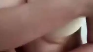Indian woman doesn't have sex in this XXX video but her tits deserve attention