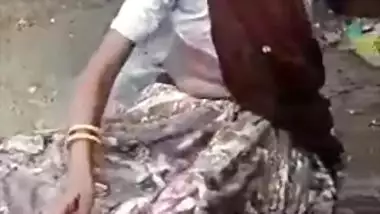 [ Indian XXX Hard Porn ] Desi old caught when fucking outdoor