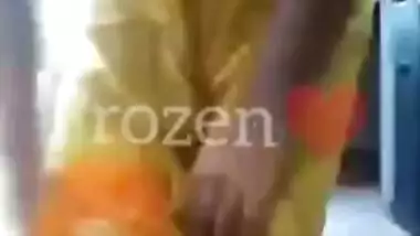 Slim Bangladeshi Bhabhi exposes bush in XXX video for her XXX lover