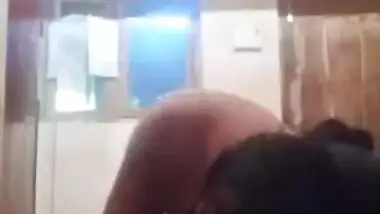 Hot MMS video of Desi man having XXX affair with cute stepdaughter