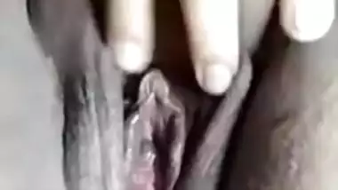 Today Exclusive- Horny Bhabhi Showing Her Boobs And Pussy On Video Call Part 2