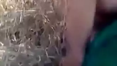 Shy Indian beauty with XXX jugs poses naked during outdoor chudai