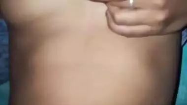 Rani Xxx Hot Video Apne Pyaas Ko Bujhane Ke Liye Apna Boobs Dabana Pda Hot Video