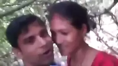 Desi Bhabhi in red sari takes Devar 's XXX boner in hand and jerks off