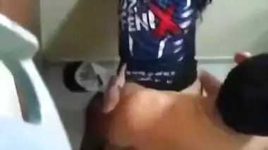 BF ke dosto Ne chup ke Dono ki Sex MMS bana daali