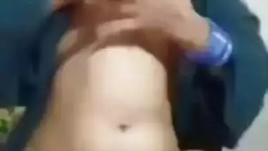 Bangladeshi Desi XXX babe shows her beautiful boobs and ass on video call