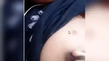 Female shamelessly flashes her XXX tits in close-up Desi solo porn
