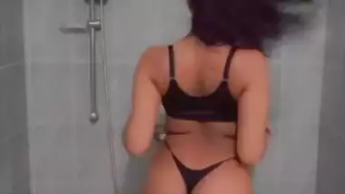 Hot Desi Young Indian Girl Showing Her Self Many Clips Part 6