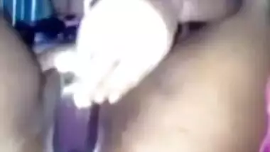 Hardcore Desi XXX masturbation with veggies of Bangla village slut